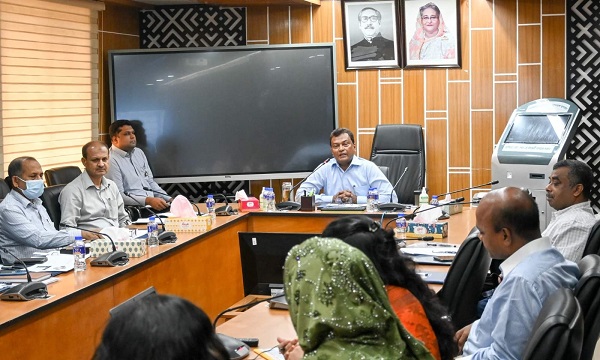 ভূমি-সেবায়-গ্রাহকদের-আস্থা-অর্জনে-কাজ-করছে-সরকার-ভূমি-সচিব