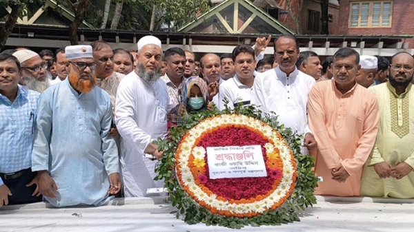 বঙ্গবন্ধুর-সমাধিতে-গণপূর্ত-সচিবের-শ্রদ্ধা