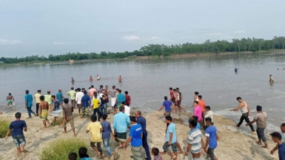 পঞ্চগড়ে নৌকাডুবিতে নিহত বেড়ে ৩২