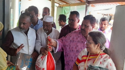 প্রধানমন্ত্রীর জন্মদিনে খাদ্যসামগ্রী পেলেন হতদরিদ্ররা