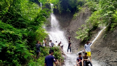 দেখে আসুন রাঙ্গামাটির কলাবাগান ঝরনা