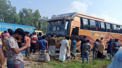 বগুড়ায় বাসের ধাক্কায় প্রাণ গেল পথচারীর