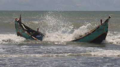 সুনামগঞ্জে বাল্কহেডের ধাক্কায় নৌকাডুবি, নিখোঁজ ৩