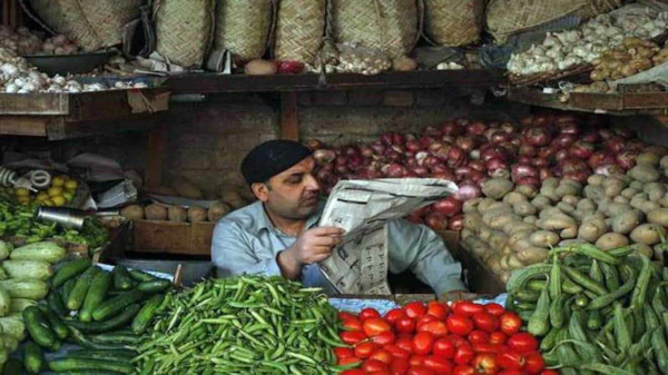 পাকিস্তানে-নিত্যপণ্যের-আকাশছোঁয়া-মূল্য-জনজীবনে-বিপর্যয়