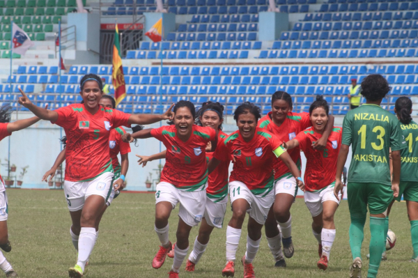 পাকিস্তানকে-গোলবন্যায়-ভাসিয়ে-বাংলাদেশের-বড়-জয়