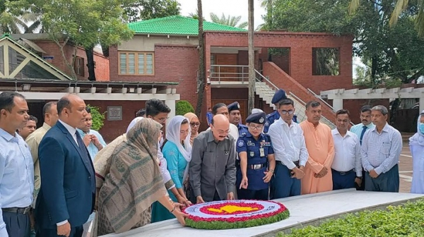 বঙ্গবন্ধুর-সমাধিতে-প্রধানমন্ত্রীর-নিরাপত্তা-উপদেষ্টার-শ্রদ্ধা