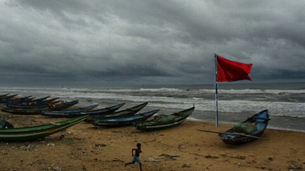 সাগরে-ফের-লঘুচাপ-৩-নম্বর-সতর্ক-সংকেত