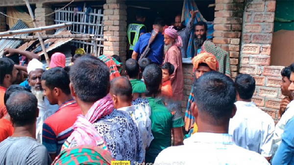 খাবার-দিতে-গিয়ে-পুত্রবধূ-দেখলেন-শ্বশুরের-রক্তাক্ত-দেহ