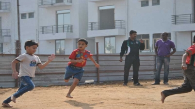 শৈশব ফেরাতে মোবাইল-টিভির ওপর নিষেধাজ্ঞা