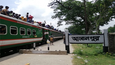 তিন বোন, ভাবি আর ফুফাতো বোনকে নিয়ে ‘পকেট মারেন’ তারা