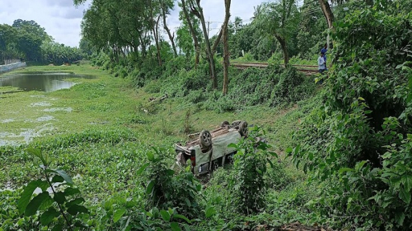 গাজীপুরে-প্রাইভেটকারে-ট্রেনের-ধাক্কা-নিহত-১